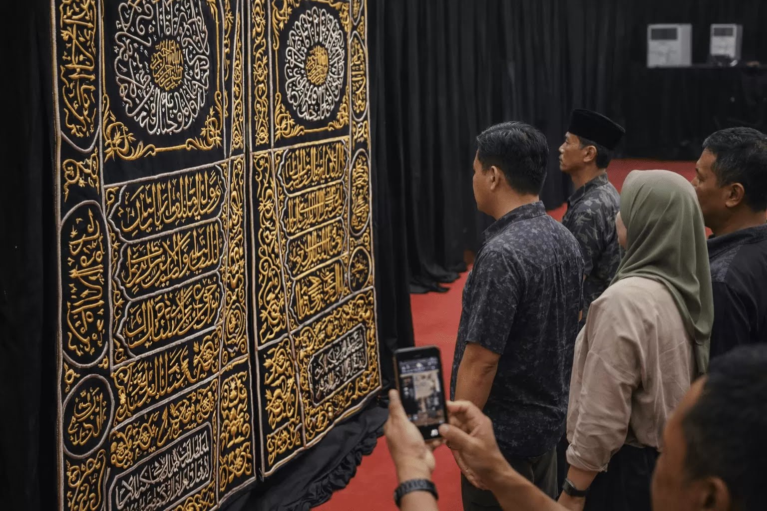 Viral di Media Sosial, Pameran Artefak Rasulullah SAW di Pakansari Ramai Dikunjungi Ribuan Warga