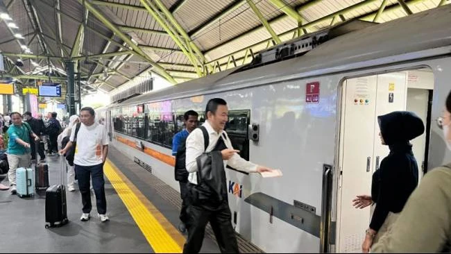 KA Parahyangan Bandung Gambir