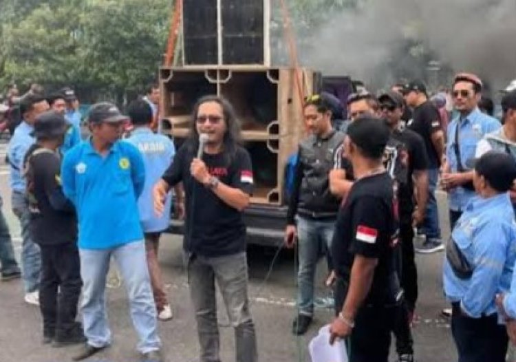 Aliansi LSM Geruduk Kantor Perhutani Kediri Desak Percepatan Izin KDKMP