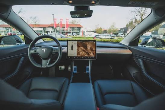 Tesla Tambahkan AI Grok pada Kendaraan: Fitur Baru untuk Model Y dan Model 3 di Australia