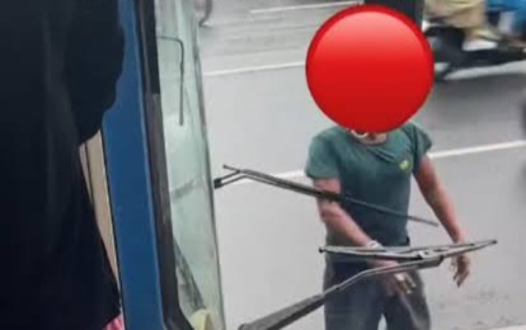 sopir bajaj, bus Transjakarta, insiden viral