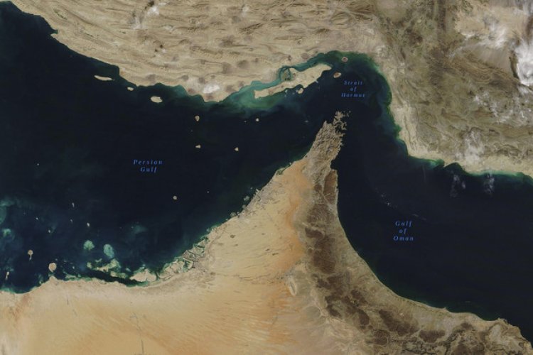 Iran Tutup Selat Hormuz: Krisis Minyak Global Mengancam Pasar Energi Dunia