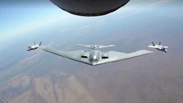 Pesawat pengebom B-2 Amerika Serikat dalam misi serangan ke fasilitas rudal Iran yang terkubur di bunker bawah tanah.