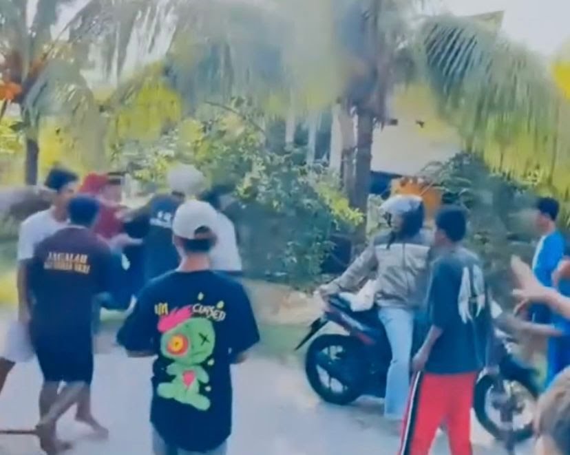 Video viral perkelahian remaja menggunakan sarung di jalan raya Pasarwajo, Buton