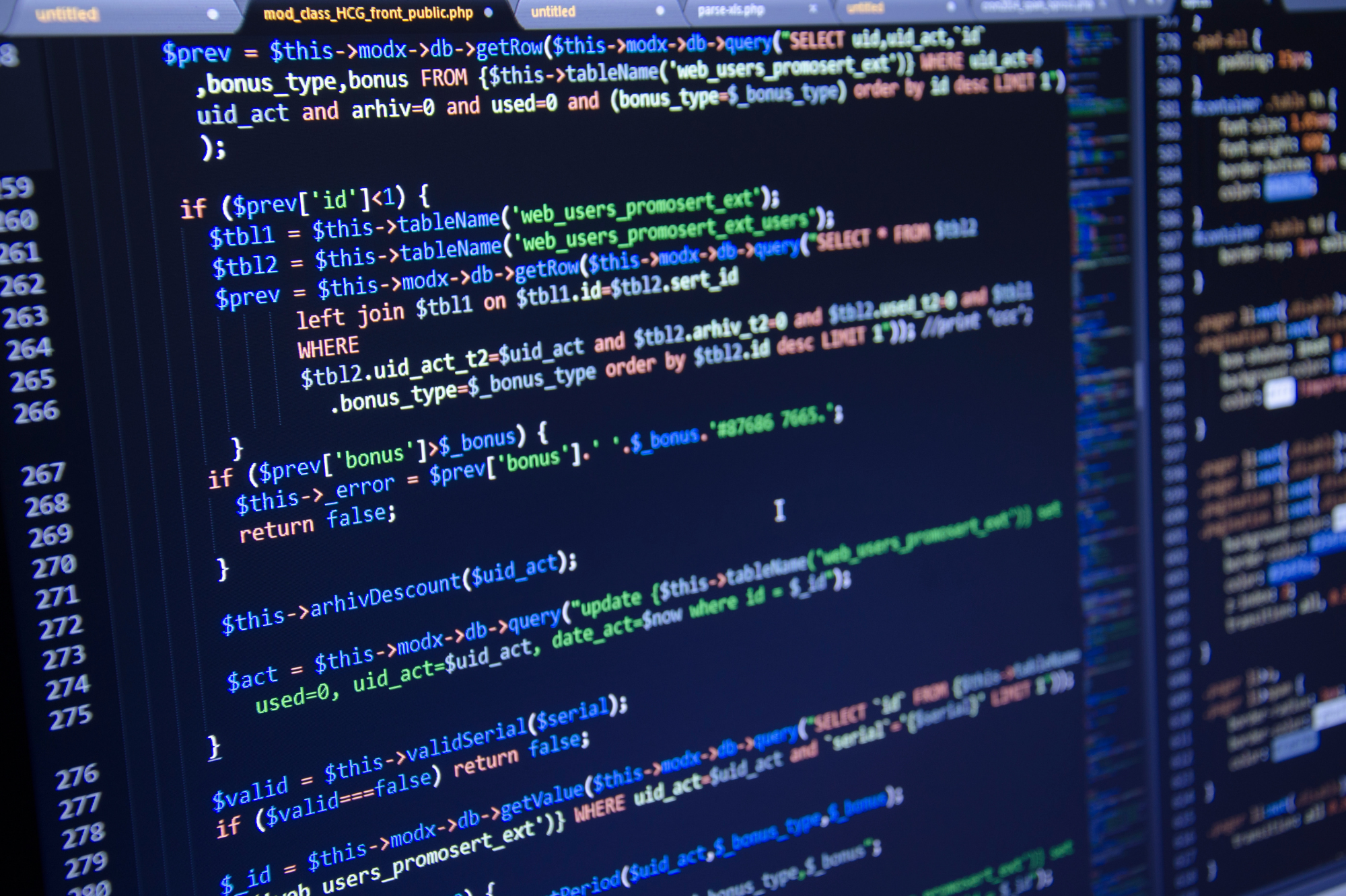 Low-Code vs Pro-Code: Dua Strategi Bangun Aplikasi Digital