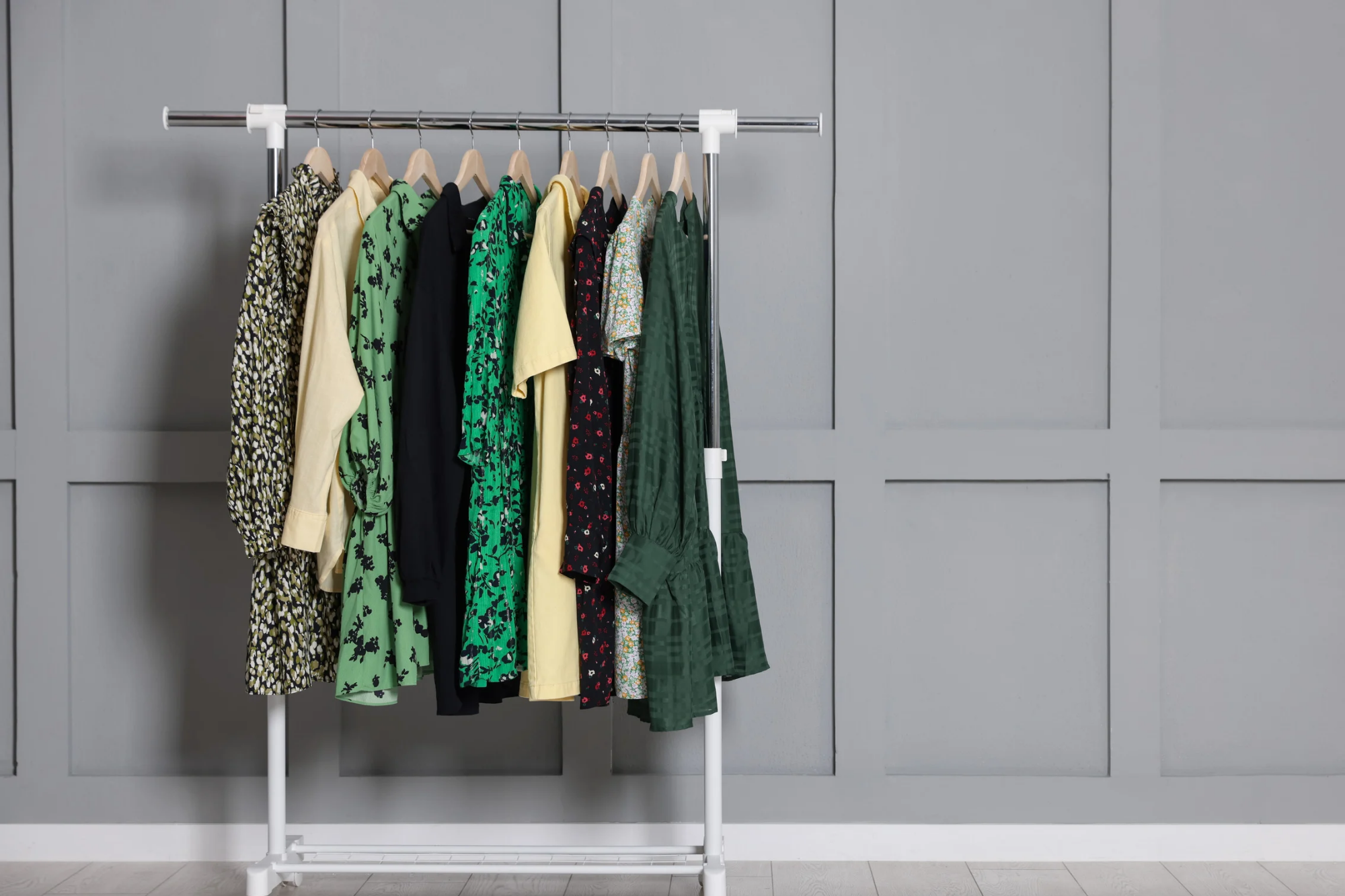 Capsule wardrobe dengan 10 item pakaian untuk tampil stylish setiap hari