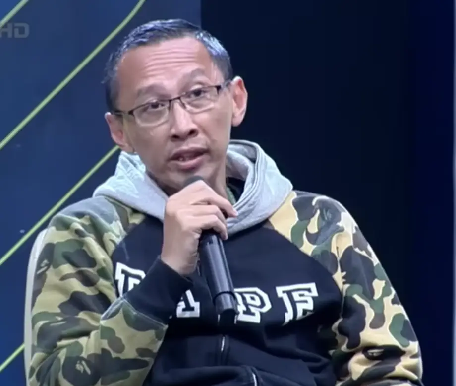 Profil Abu Janda: Aktivis Media Sosial yang Kerap Viral dan Kontroversial