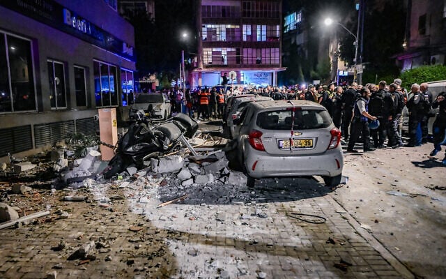 Pasangan lansia tewas akibat rudal kluster Iran di Ramat Gan