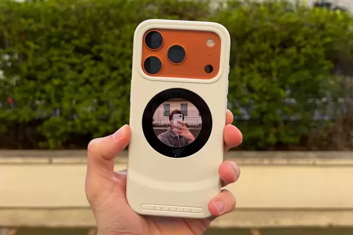 Casing iPhone 17 Pro Selfix dengan layar sentuh AMOLED dan slot microSD