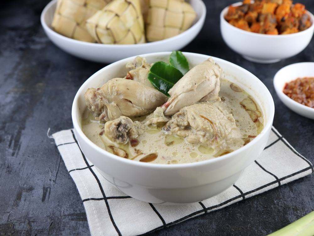 Resep Opor Ayam Putih: Menu Istimewa Idul Adha yang Mudah Dibuat