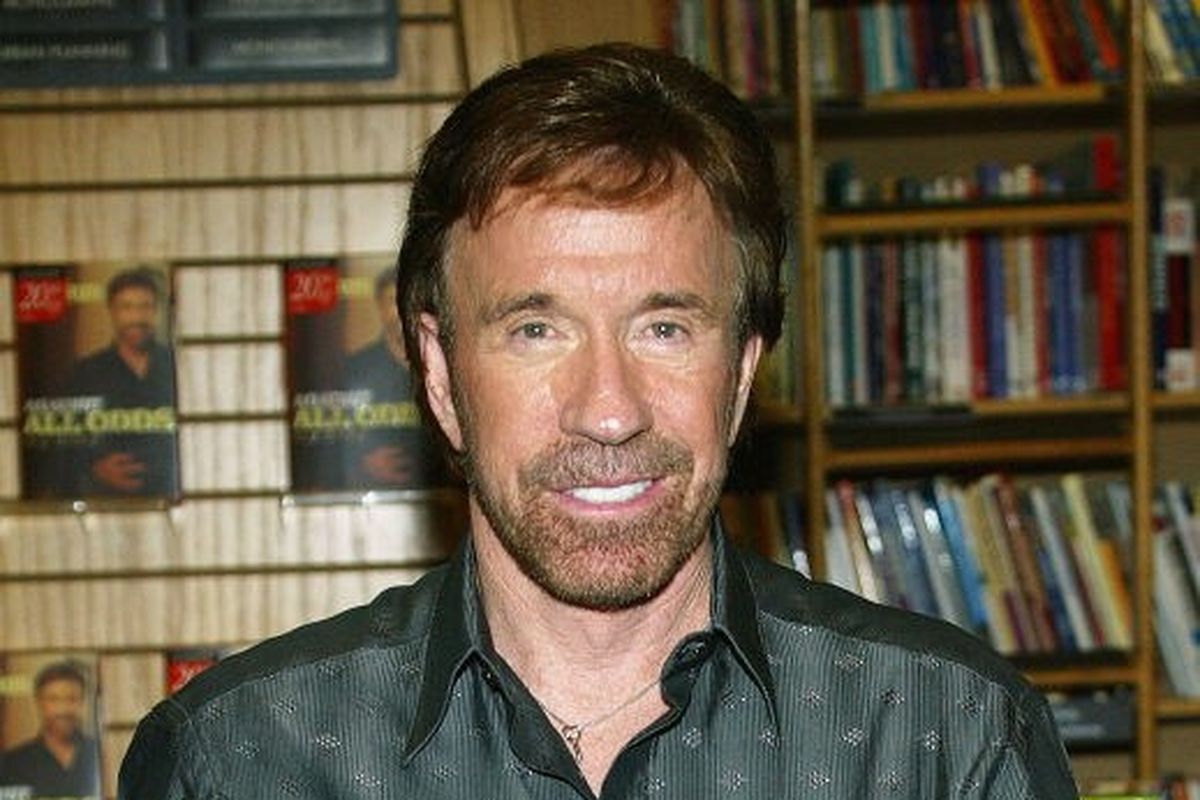 Chuck Norris Meninggal Dunia Usai Dilarikan ke RS di Hawaii