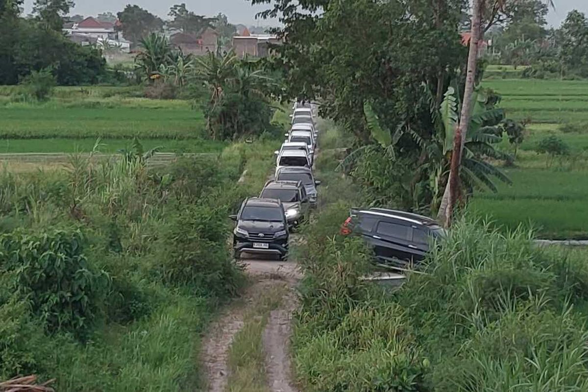 Pemudik Nyasar ke Sawah Sleman Ikuti Google Maps ke Tol Purwomartani