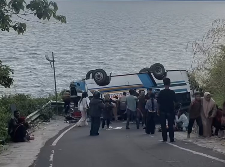 Bus Terguling di OKU Selatan: 28 Penumpang Terluka, 3 Kritis