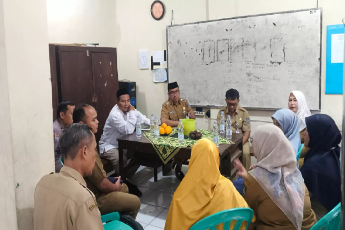 Guru MTs Depok Dinonaktifkan Usai Kasus Viral Jasa Seksual