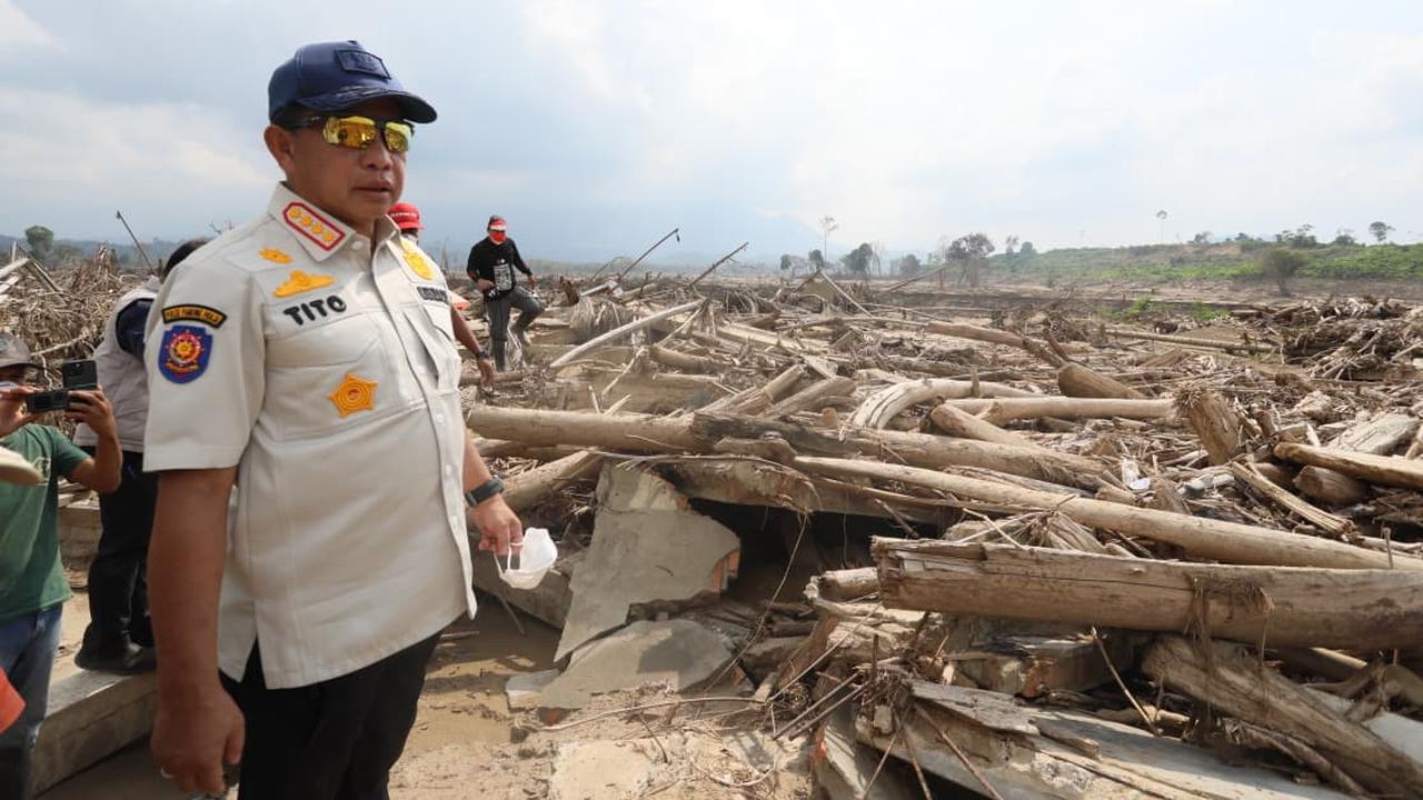 Kayu Hanyutan Banjir Aceh-Sumatera Diolah Jadi Material Huntara