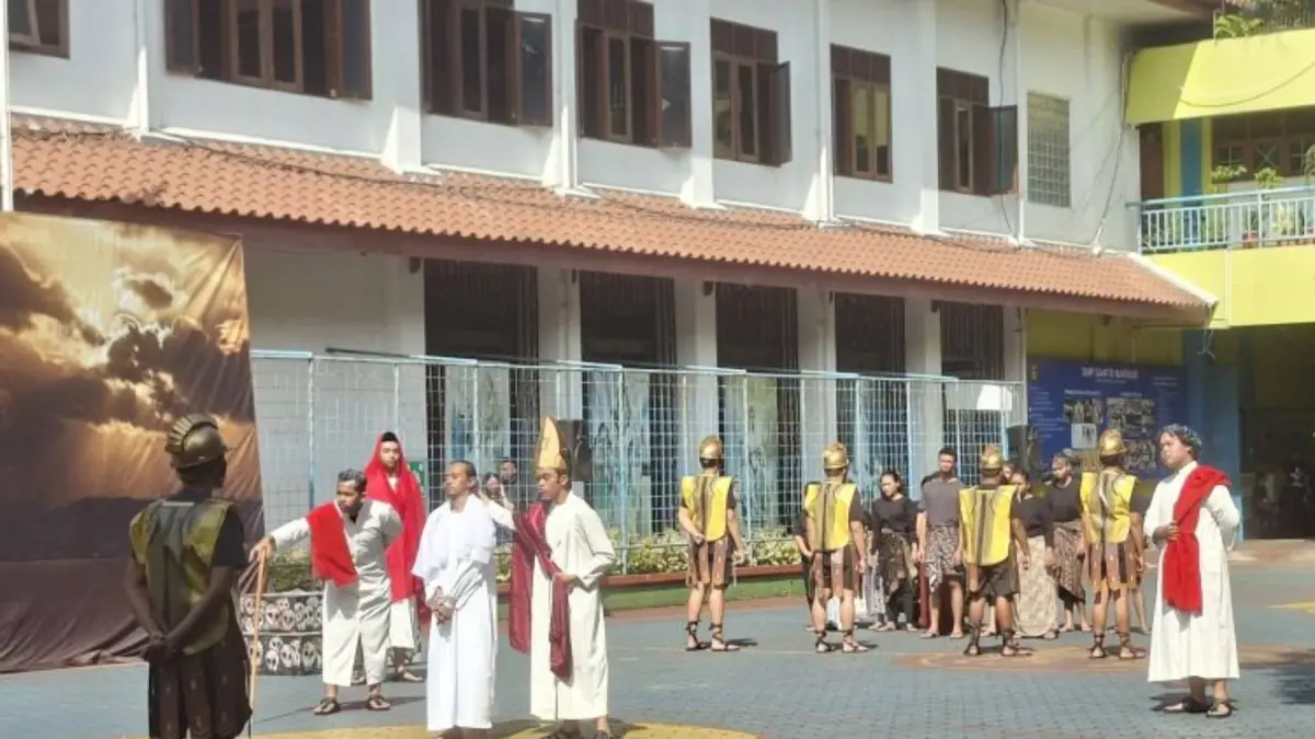Visualisasi Jalan Salib di Gereja Katolik Paroki Robertus Bellarminus Cililitan
