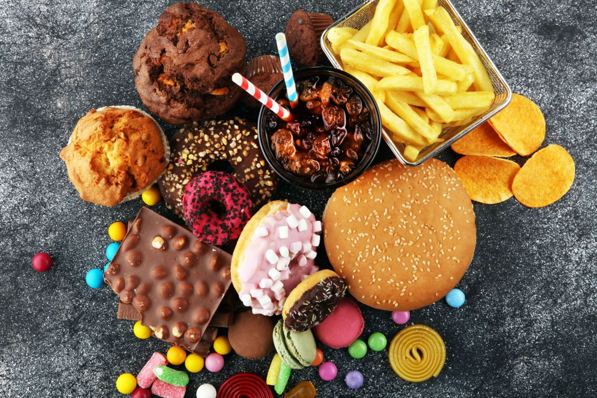 Ilustrasi berbagai makanan tinggi gula yang perlu diwaspadai konsumsinya