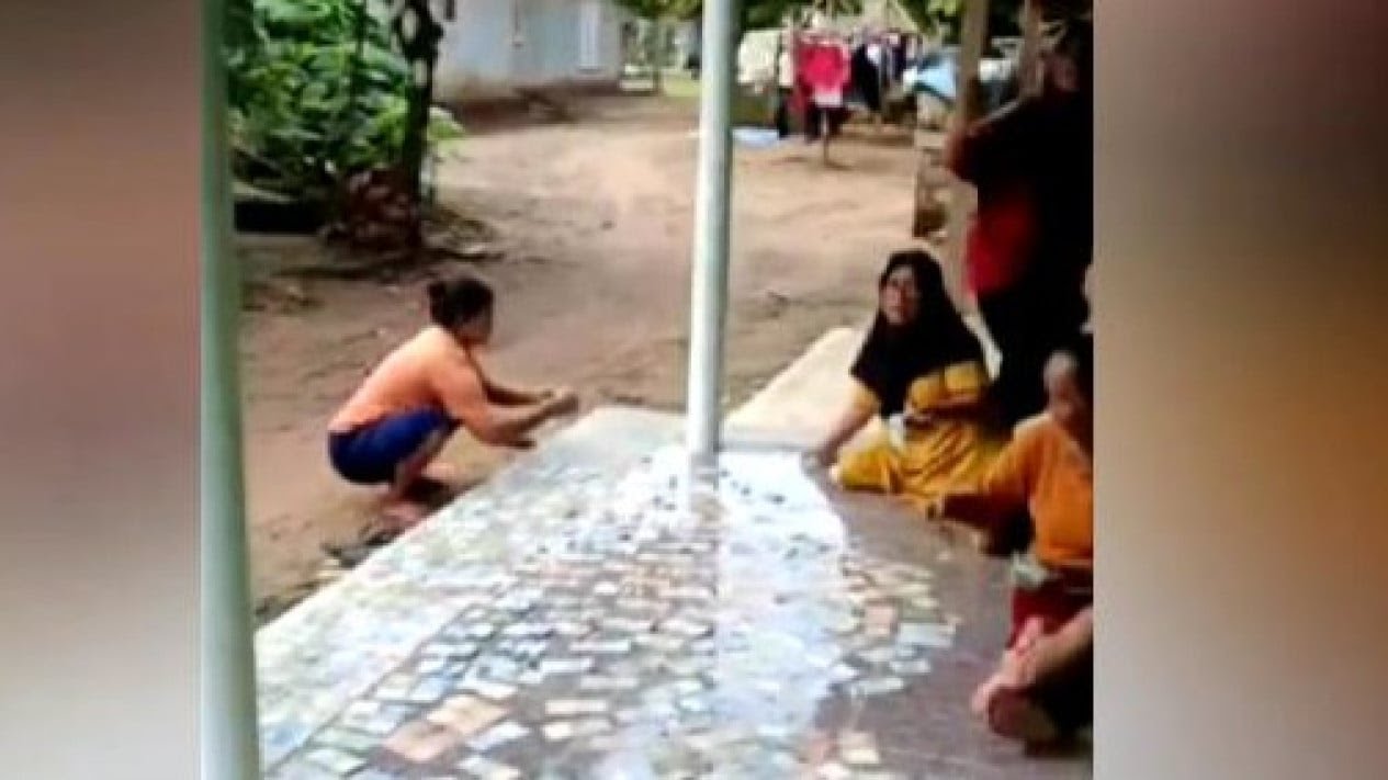 Viral! ODGJ Tewas di Irigasi Lampung, Uang Jutaan Ditemukan di Balik Pakaian