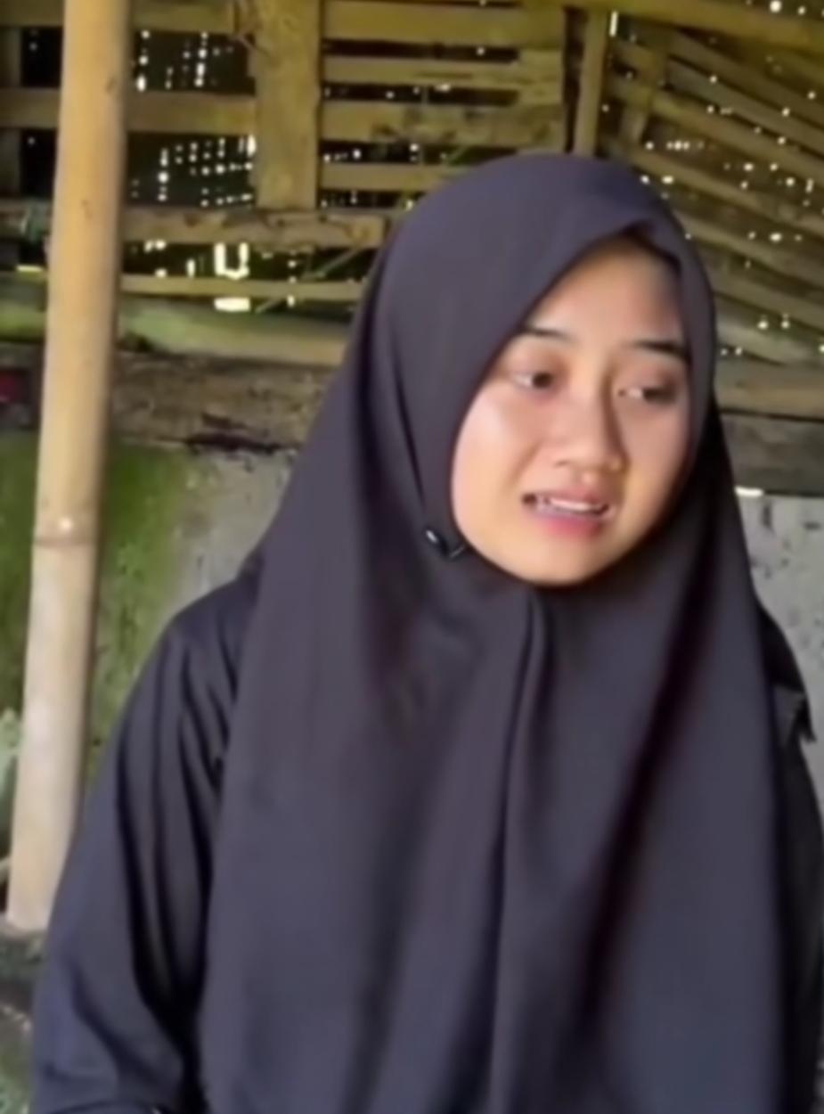 Sri Apriliani: Kisah Perjuangan Gadis Tinggal Sendiri di Rumah Tak Layak Huni