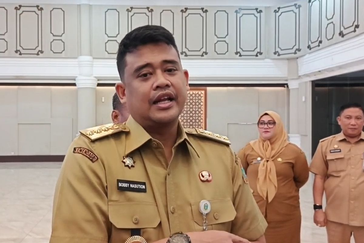 Gubernur Sumatera Utara Bobby Nasution saat diwawancarai wartawan