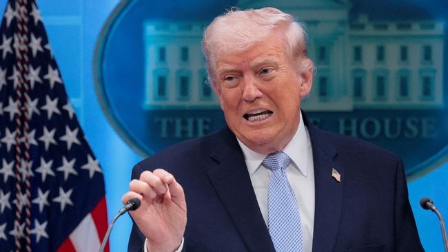 Presiden AS Donald Trump mengumumkan pembukaan permanen Selat Hormuz