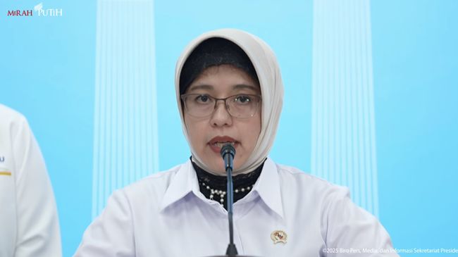 Kepala BPS Amalia Adininggar Widyasanti dalam konferensi pers terkait stimulus ekonomi