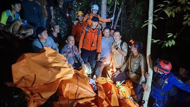 Helikopter PK-CFX Jatuh di Kalbar, 8 Orang Tewas Termasuk WN Malaysia