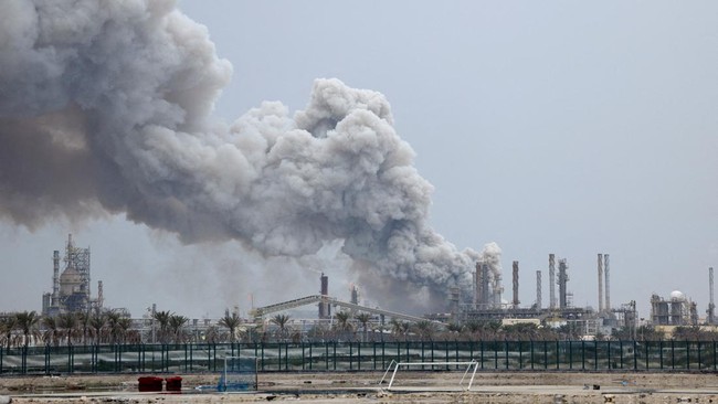 Bahrain dihujani serangan saat Iran berperang melawan AS dan Israel