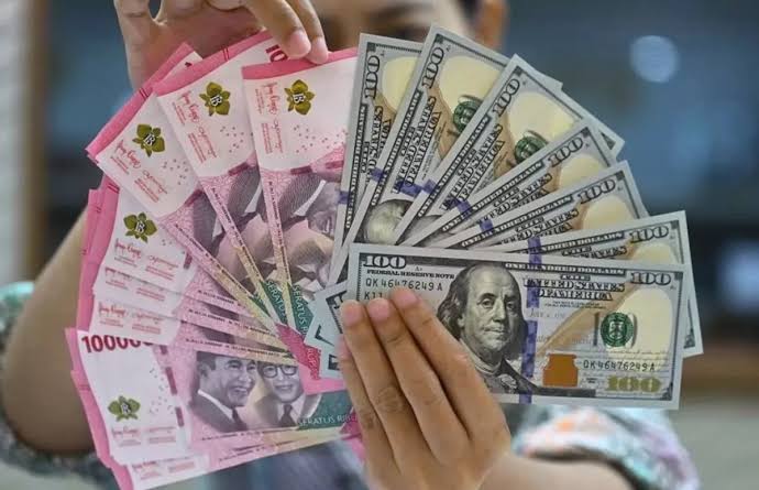 Rupiah Tertekan di Rp17.620-Rp17.710, Intip Kurs BCA Hari Ini