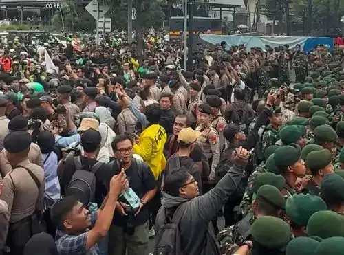 Kapuspen TNI Buka Suara soal Video Viral Pengadangan Demo Mahasiswa