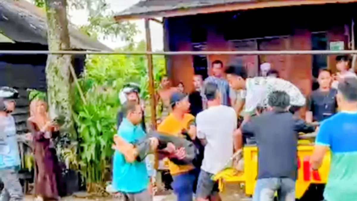 Relawan Damkar Tewas Tersengat Listrik Saat Padamkan Kebakaran di HSU