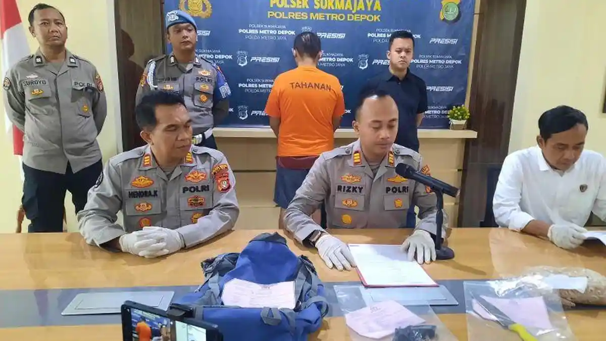 Terlilit Utang Pinjol, Lulusan S2 Rampok Toko Emas Pakai Pistol Mainan di Depok
