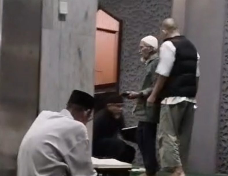 Kakek 74 Tahun Ditanduk di Masjid Usai Subuh, Pelaku Tantang Anak Korban Berkelahi