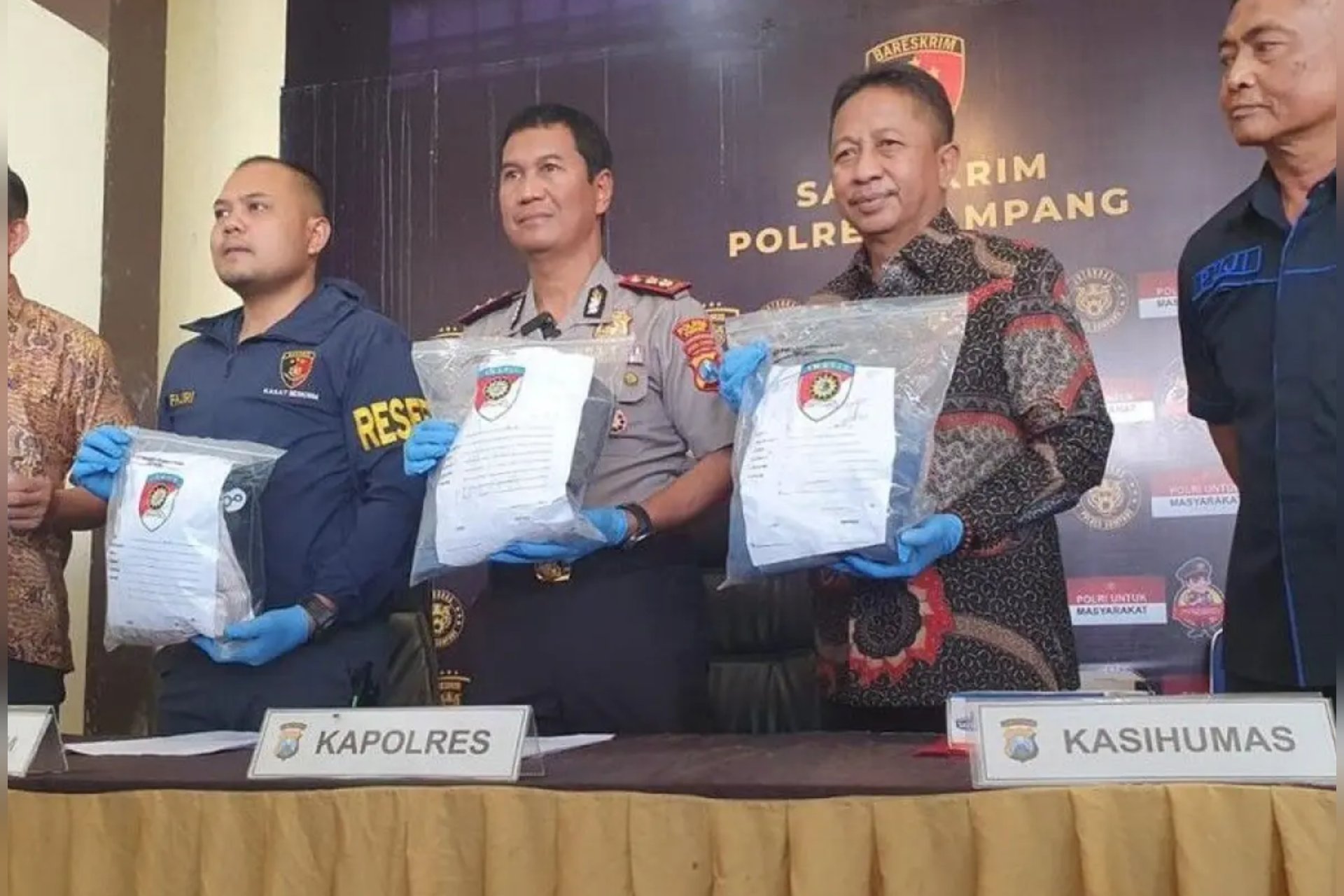 Duka Sampang: 12 Pria Ditangkap, 15 Buron dalam Kasus Kekerasan Seksual Remaja