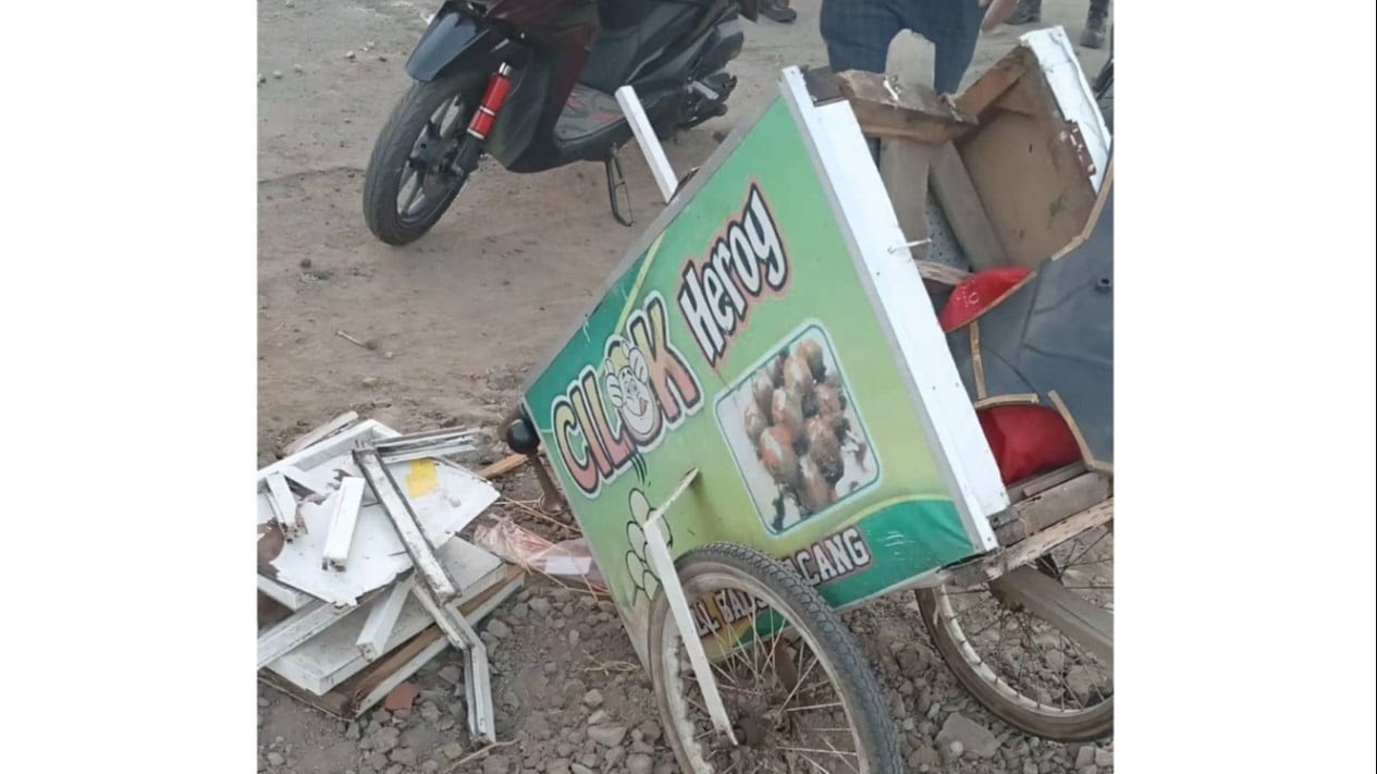 Mukjizat di Balik Gerobak Cilok: TikToker Selamat dari Tabrakan Truk, Warganet Sebut Ini Rahasianya!