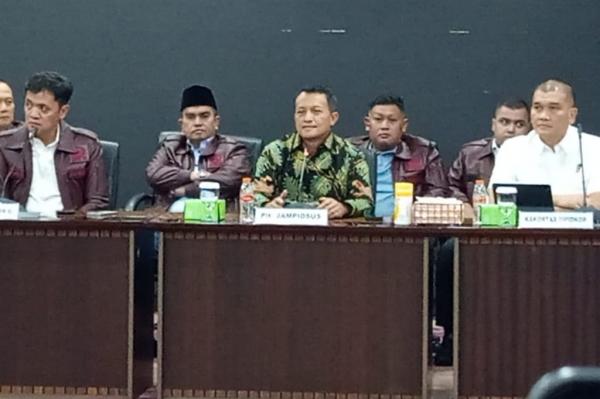 Gugus Kasus Miliaran Rupiah: Don Ritto Ditahan, Febrie Adriansyah Terseret, Emas 74 Kg Disita