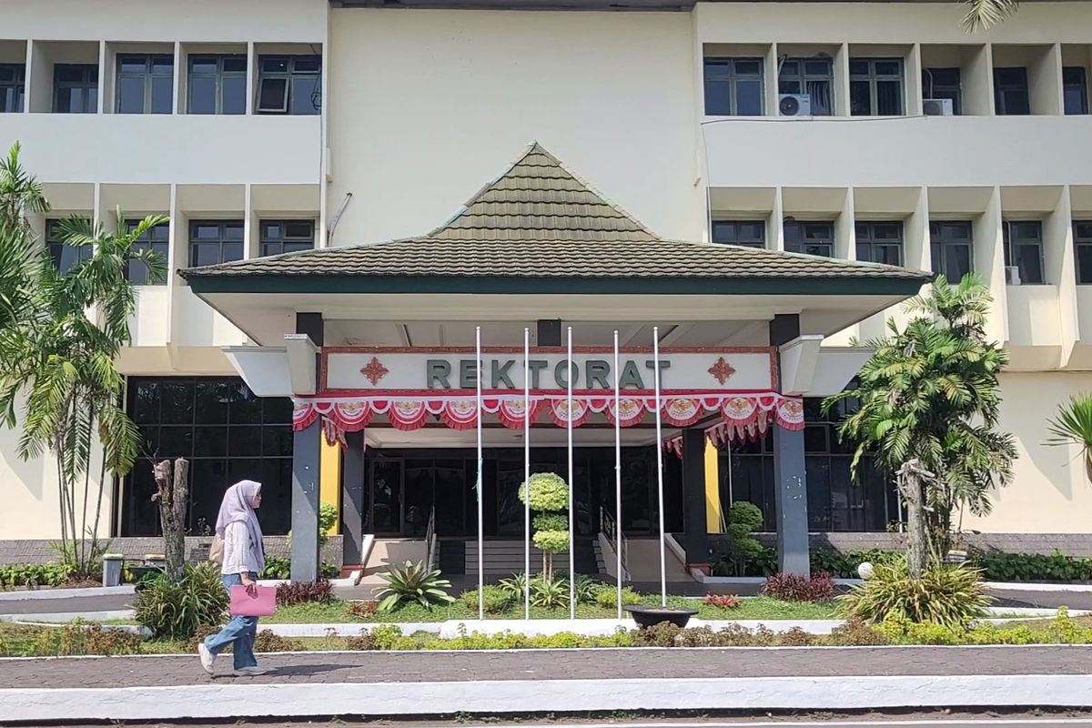 KPK Segel Ruang Rektor dan Wakil Rektor Unsoed Purwokerto Usai OTT