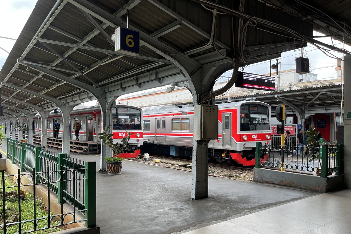 Perjalanan KRL Terganggu Tawuran di Dekat Stasiun Manggarai