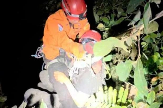 Pemuda Jatuh ke Jurang 40 Meter Saat Herping di Curug Lawe, Tim SAR Evakuasi 2,5 Jam