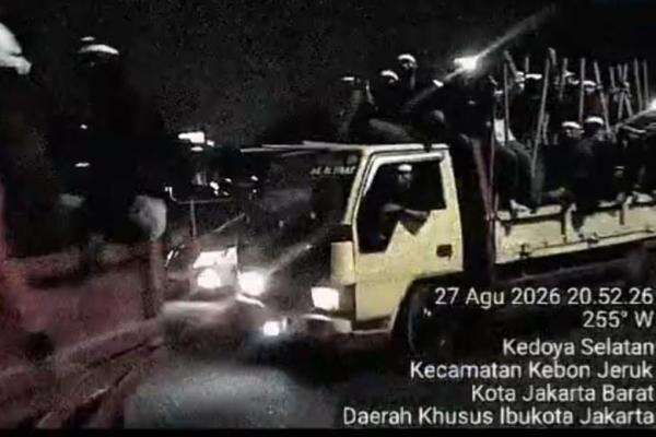 Viral Truk Angkut Rombongan Masuk Tol Kedoya, Jasa Marga: Pengelolaan Situasional