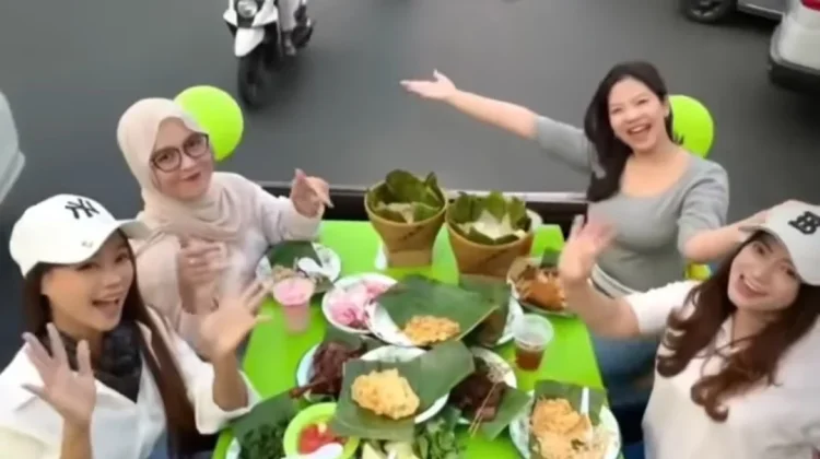 Viral Video Makan Lesehan di Atas Pikap Keliling Tasikmalaya, Penyelenggara Minta Maaf dan Ditegur Polisi