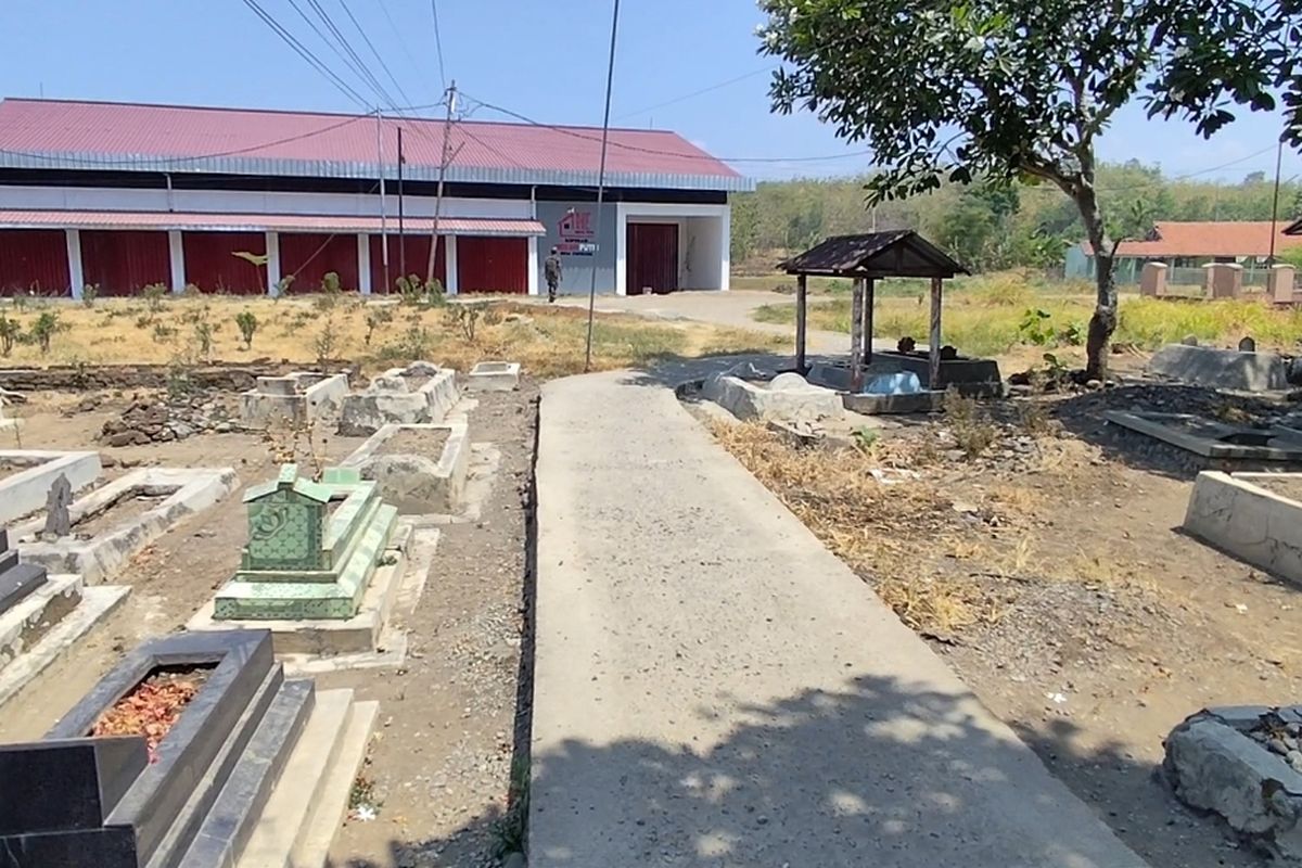 Viral Video Kopdes Merah Putih di Tengah Makam Cirebon, Kades Bantah dan Beri Klarifikasi