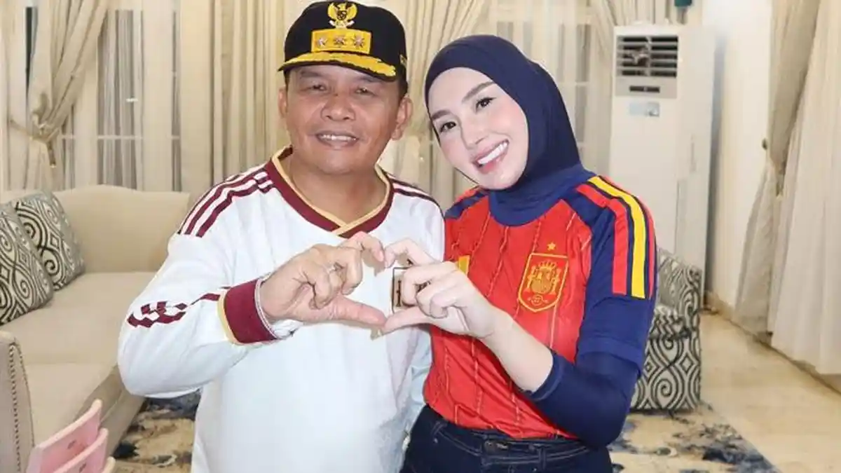 Istri Gubernur Kalteng Viral Diduga Pamer Saldo Rp460 Juta dan Arisan Mewah, Publik Soroti Kontras dengan Kondisi Masyarakat