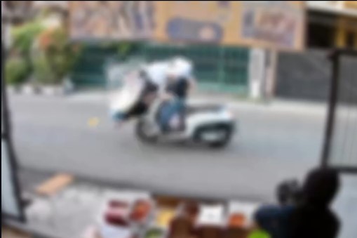 Siswi SMA di Bandung Tabrak Pedagang Jamu, Keluarga Langsung Tanggung Jawab dan Ganti Rugi