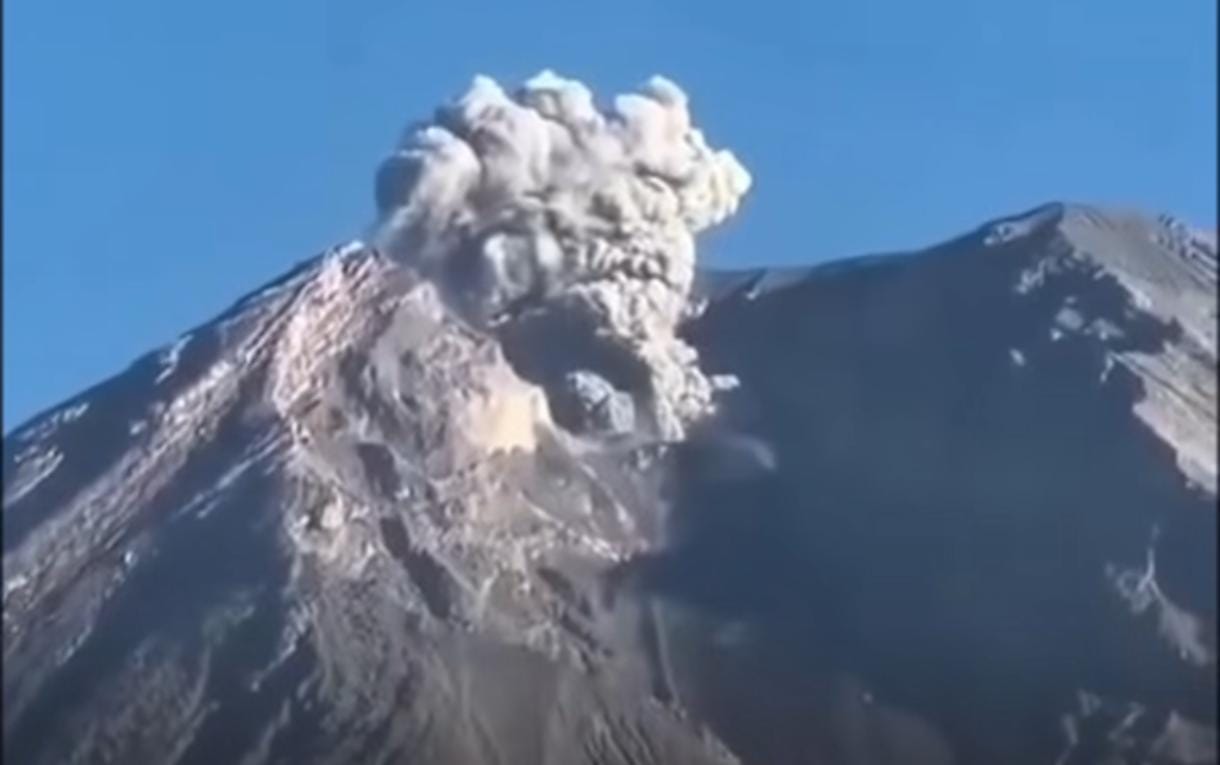 4 Gunung Api Erupsi Bersamaan di Indonesia, Ahli Tegaskan Tidak Saling Berkaitan