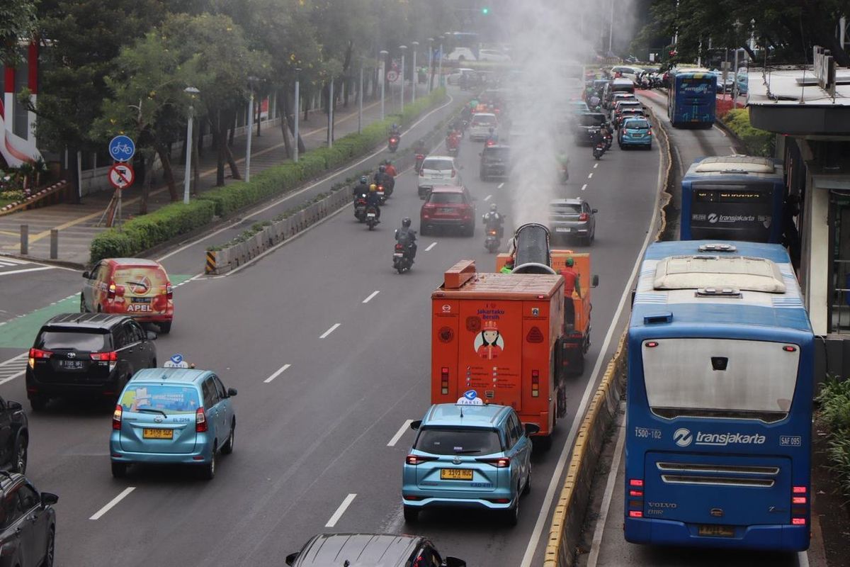 Pramono Sebut Abu Vulkanik di Jakarta Menurun Drastis, PJJ Tetap Diperpanjang hingga Besok