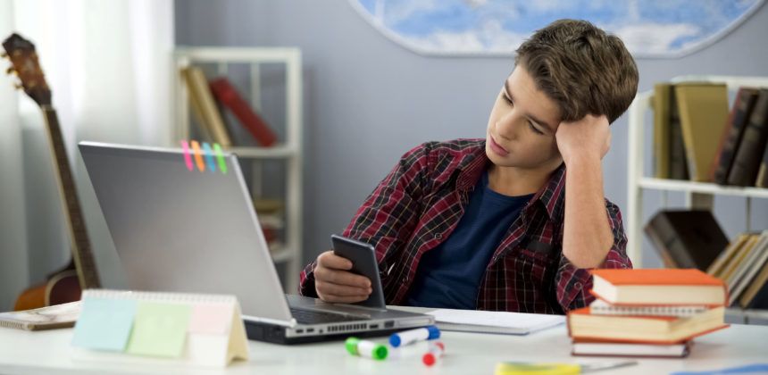 Kenapa Kita Sering Menunda Pekerjaan? Ini Alasan Psikologis dan Cara Mengatasinya