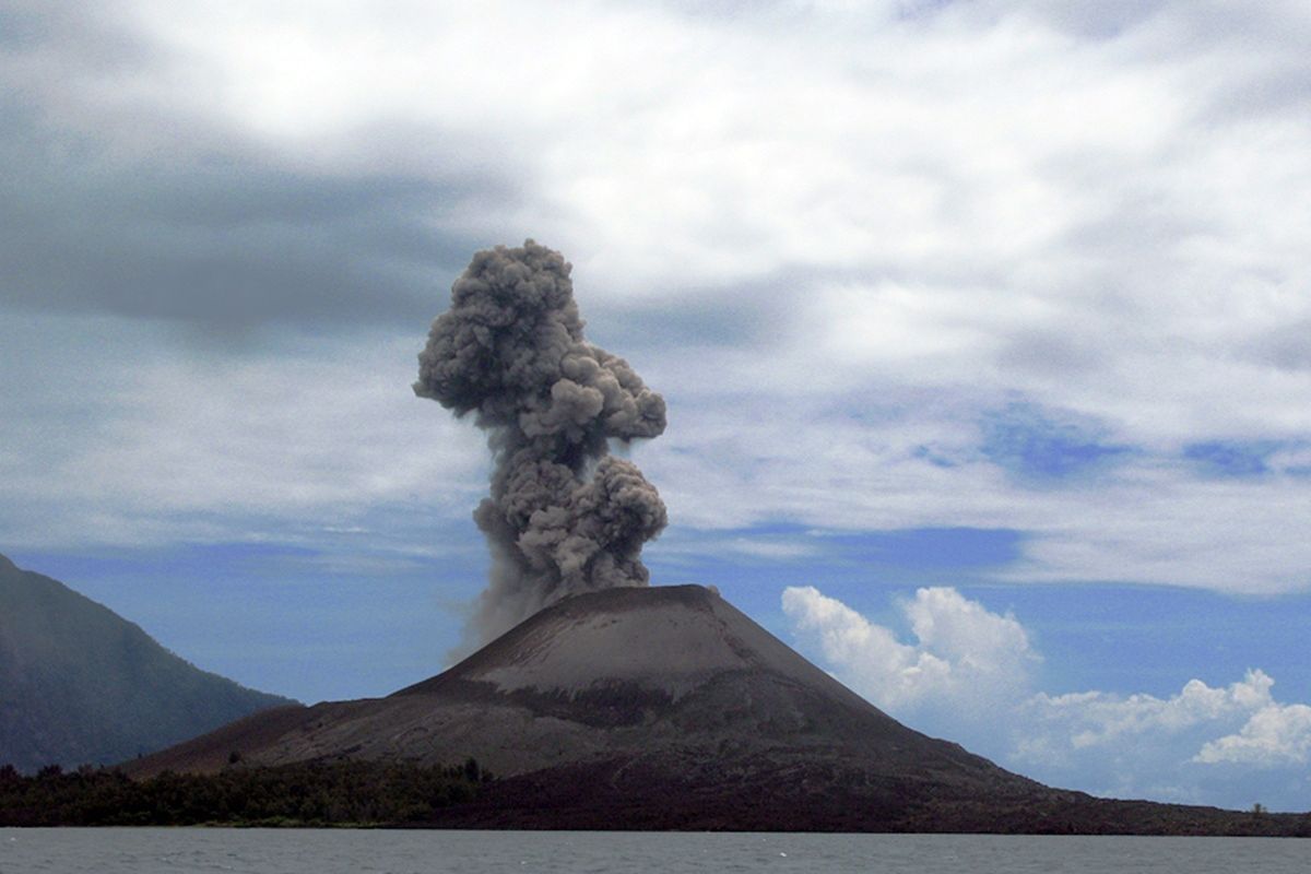 Kabar Baik! BMKG Pastikan Abu Vulkanik Anak Krakatau Tak Lagi Mengarah ke Jakarta