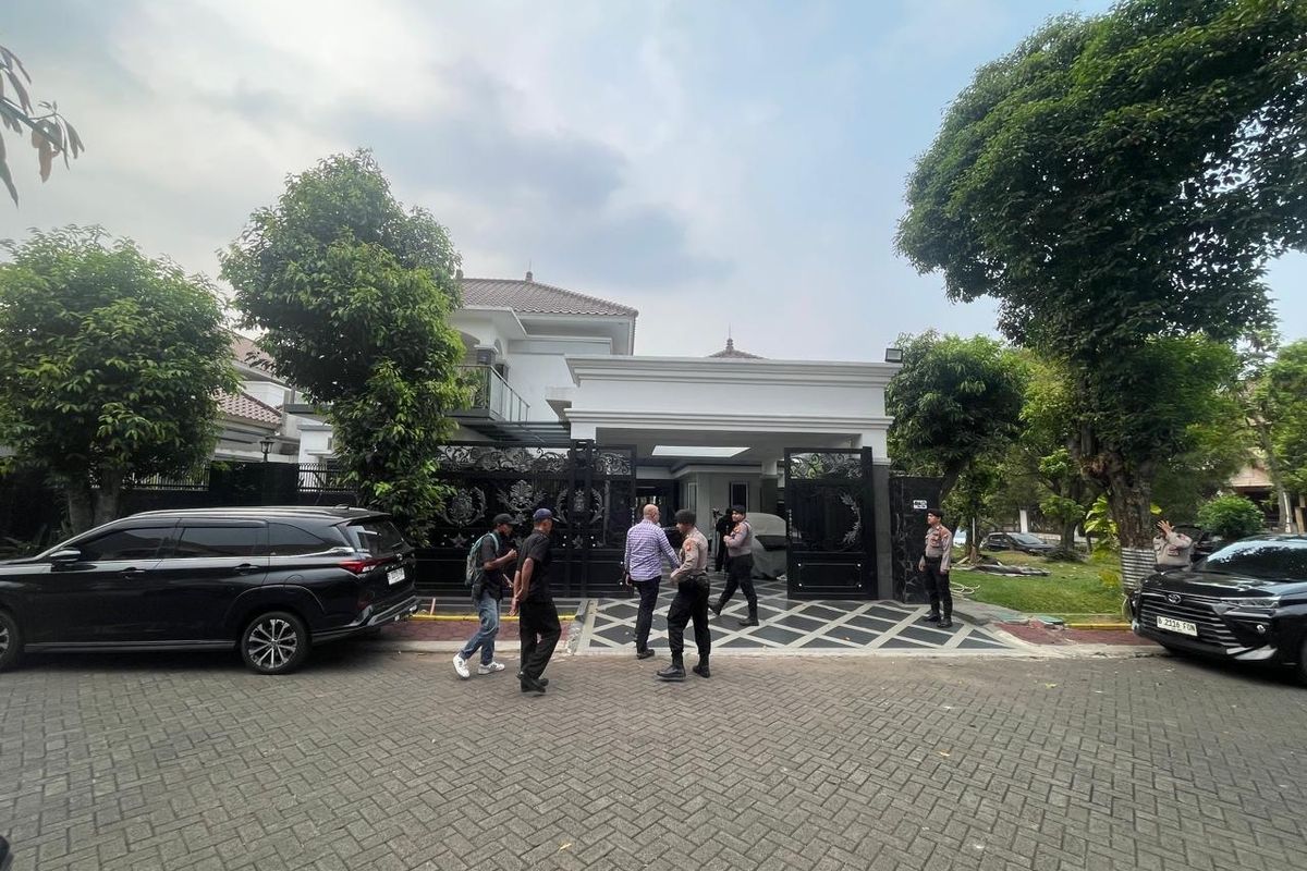 KPK Geledah Kediaman Anggota Polri di Cibubur, Buntut Pengembangan Kasus Suap Bupati Bekasi