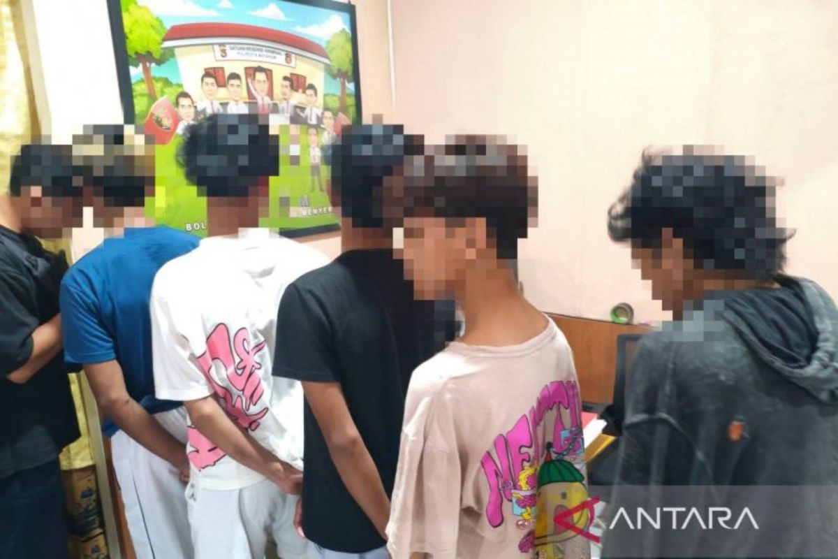 Viral Aksi Remaja Pamer Senjata Tajam di Jalanan Mataram, 9 Orang Diamankan Polisi